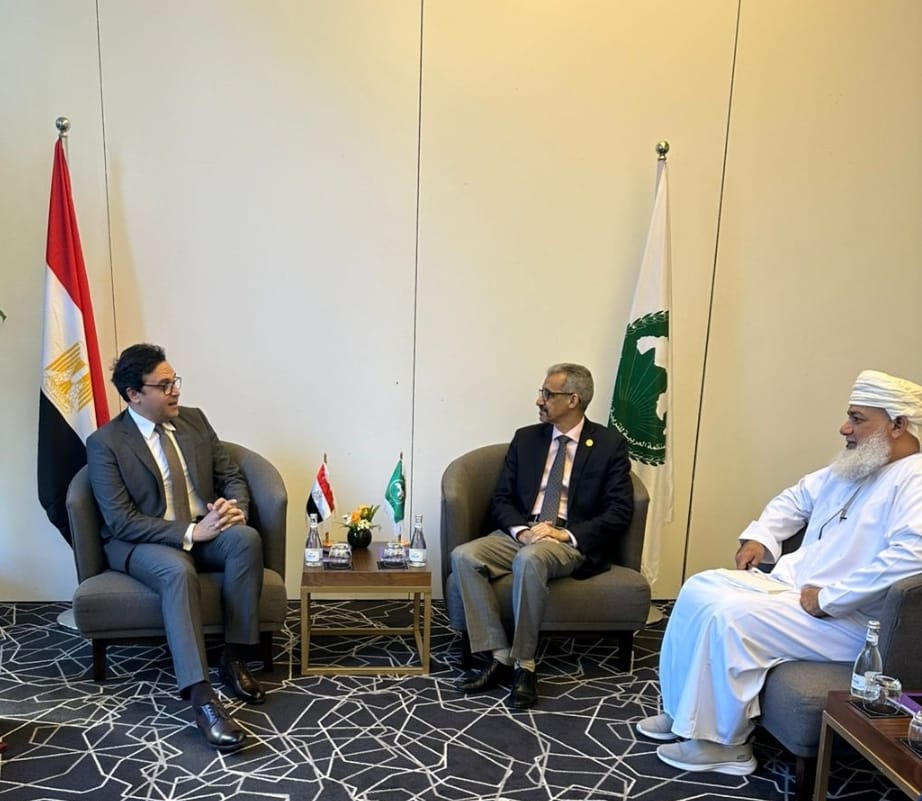 وزير الثقافة يلتقي المدير العام لمنظمة الألكسو ضمن مشاركته بالدورة 24 لمؤتمر الوزراء المسؤولين عن الشؤون الثقافية في الوطن العربي 